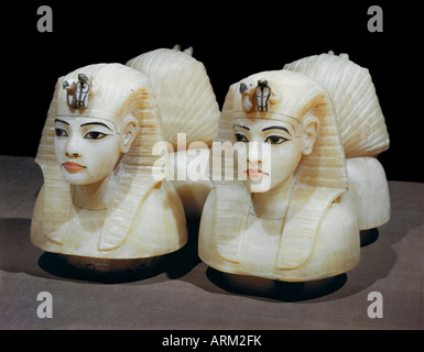 Stopper in der Form des Kopfes des Königs von den vier canopic Urnen aus dem Grab des Pharaos Tutanchamun Stockfoto