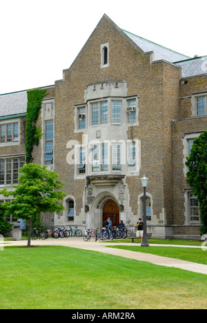 John Cushing Hall of Engineering auf dem Campus der University of Notre Dame in South Bend, Indiana IN Stockfoto