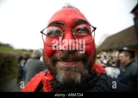 Die Alvechurch Morris Männer Worcestershire England UK sind sie schwarz gegenüber traditionellen walisischen Grenze team Stockfoto