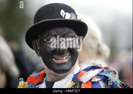 Die Alvechurch Morris Männer Worcestershire England UK sind sie schwarz gegenüber traditionellen walisischen Grenze team Stockfoto