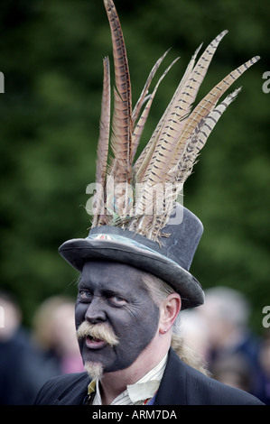 Die Alvechurch Morris Männer Worcestershire England UK sind sie schwarz gegenüber traditionellen walisischen Grenze team Stockfoto