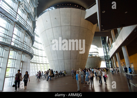 Innere des spektakulären neuen Tokyo National Art Center in Tokio Japan 2007 Stockfoto