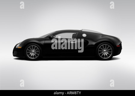 2008 Bugatti Veyron 16.4 in schwarz - Treiber Seitenprofil Stockfoto