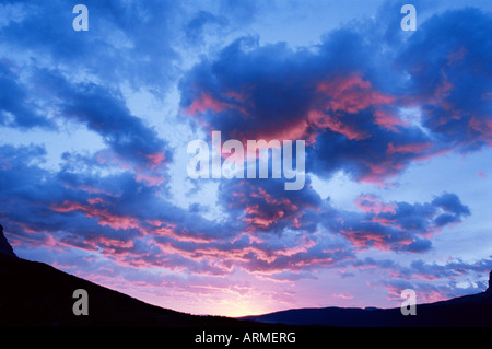 Sonnenaufgang in der Nähe von Swiftcurrent Lake, Glacier National Park, Montana, Vereinigte Staaten von Amerika, Nordamerika Stockfoto