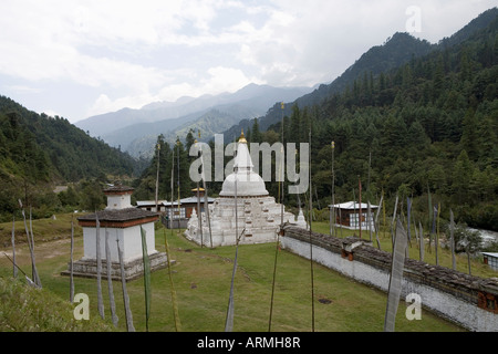 Chendebji Chorten, auf der Straße zwischen Punakha und Trongsa, Bhutan, Asien Stockfoto