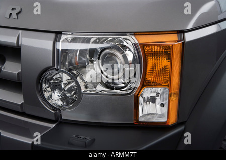 2008 Land Rover LR3 HSE in grau - Scheinwerfer Stockfoto