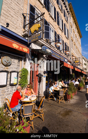 Restaurant im Freien entlang der rue du Petite Chanplain, Quebec Stadt, Quebec, Kanada. Stockfoto