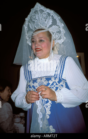 Frau in russischer Tracht, Wladiwostok, Russland Stockfoto