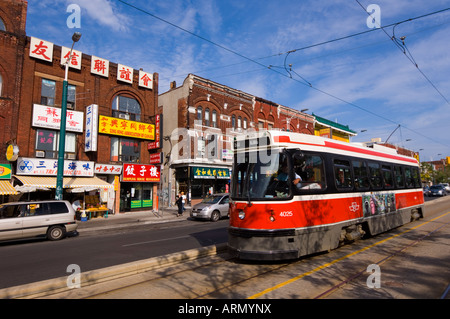 Toronto Transit an der Spadina Avenue, Chinatown. Toronto, Ontario, Kanada Stockfoto