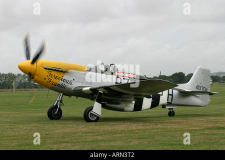 "Wilder Frankie" 1945 Mustang P51 bereitet nehmen ab. Stockfoto