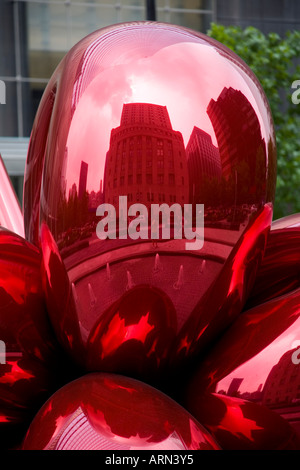 Balloon Flower Bildhauerei an das World Trade Center von Jeff Koons, New York, USA. Stockfoto