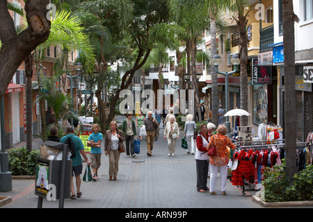 Fußgängerzone Einkaufsstraße in Puerto De La Cruz-Teneriffa-Kanarische Inseln-Spanien Stockfoto