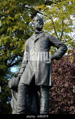 Alfred Krupp Denkmal im Park der Villa Hügel, Essen, Ruhrgebiet, Nordrhein-Westfalen, Deutschland Stockfoto