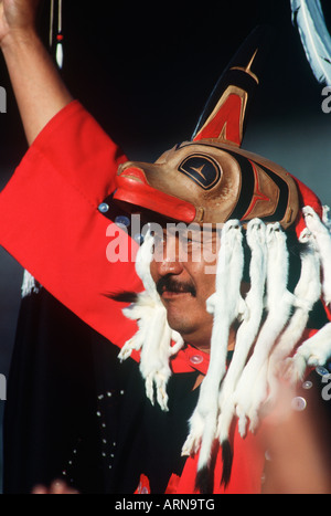 Erste Nationen Kultur. Nisgaa im festlichen Ornat mit Kopf Kleid, Britisch-Kolumbien, Kanada. Stockfoto