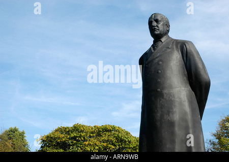 Alfred Krupp Denkmal im Park der Villa Hügel, Essen, Ruhrgebiet, Nordrhein-Westfalen, Deutschland Stockfoto