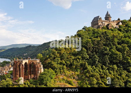 Gotische Werner-Kapelle und Schloss Stahleck, Bacharach am Rhein, Rheinland-Pfalz, Deutschland Stockfoto