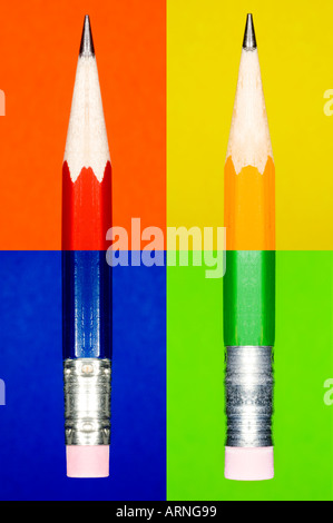 Zwei Bleistift Spitzen, zwei Bleistift Radiergummis, Nahaufnahme Stillleben, vier verschiedenen Farben Stockfoto