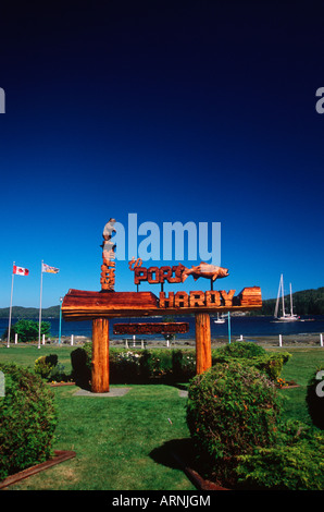 Port Hardy, geschnitzten Zeichen, Vancouver Island, British Columbia, Kanada. Stockfoto