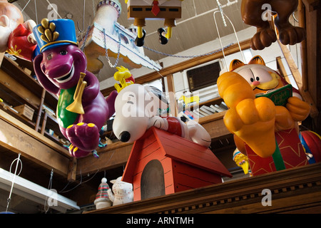 Maßstabsgetreue Modelle von berühmten Comic-Figuren in der MACY S STUDIO Werkstatt in NEW YORK CITY Stockfoto