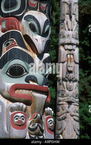 USA, Alaska, Totempfahl Details aus Sitka National Historic Park Stockfoto