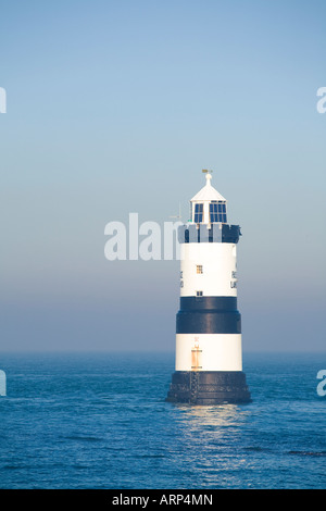 Trwyn Du Leuchtturm, Anglesey, Wales Stockfoto