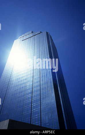 Ultramoderner Bürokomplex Rialto Towers mit Sonnenstrahlen an allen Glaswänden. Melbourne, Victoria, Australien. Stockfoto