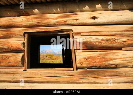 Blick durch Cunningham Kabinenfenster, Grand-Teton-Nationalpark, Wyoming, USA Stockfoto