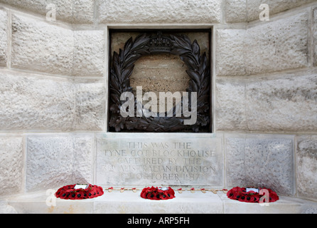Die Tyne Cot Blockhaus gebaut in das zentrale Ehrenmal auf dem Friedhof Tyne Cot Belgien Stockfoto