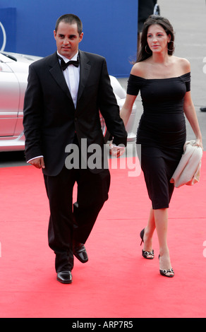 Kolumbianische Motor Rennfahrer Juan Pablo-Montoya mit seiner Frau Connie Freydell bei den Laureus-Awards 2006, Barcelona Stockfoto