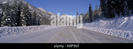 North Cascades Mountain Highway 20 im frühen Winter in der Nähe von Washington Bundesstaat Washington Pass Okanogan National Forest Stockfoto