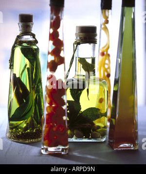 Flasche von verschiedenen Kräutern und Gewürzen Stockfoto