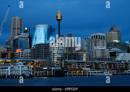 Sydney City nach Sonnenuntergang, Darling Harbour, Sydney, New South Wales, Australien Stockfoto