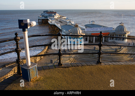 Cromer, North Norfolk, Großbritannien. Kleine Stadt am Meer in East Anglia, Blick auf den pier Stockfoto