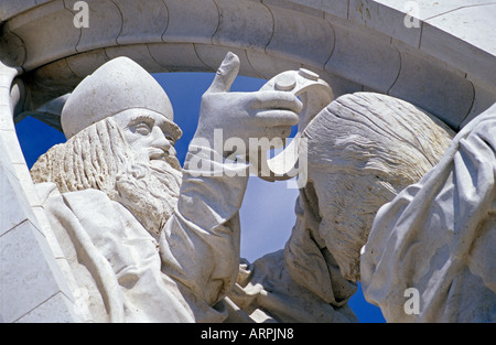 Die Statue der Krönung des ersten Königs von Ungarn - St.-Stephans - durch einen päpstlichen Gesandten in Esztergom, Ungarn Stockfoto