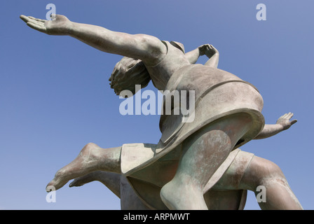 Statue von zwei Frauen tanzen Stockfoto