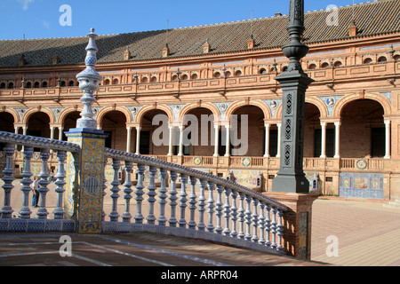 Plaza de Espana Sevilla Andalusien Spanien Azulejo Schritte und Brücke Stockfoto