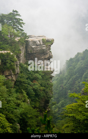 Drachen Kopf Klippe oder Longshou Ya Lushan China Stockfoto