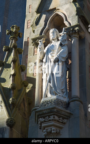 dh Kathedrale INVERNESS INVERNESSSHIRE St. Andrews Cathedral Türme Jesus statue Stockfoto