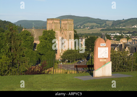 dh Kathedrale INVERNESS INVERNESSSHIRE St Andrews Kathedrale Start des Great Glen Way walk Stockfoto