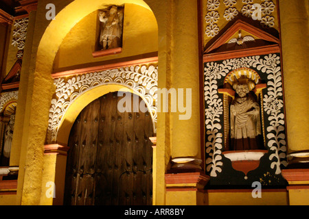San Cristobal de Las Casas Kathedrale bei Nacht Stockfoto