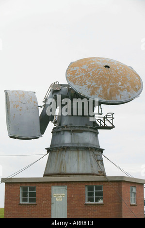 eine 2. Weltkrieg Radarstation an der Muckleburgh Collection, Weybourne, Norfolk, UK Stockfoto