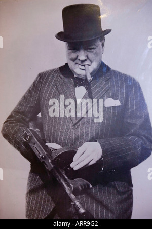 ein Poster von Sir Winston Churchill an der Muckleburgh Collection, Weybourne, Norfolk, UK Stockfoto