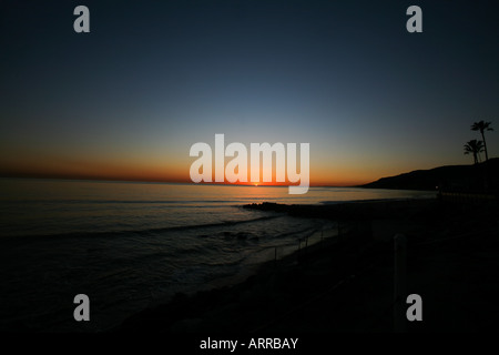 Sonnenuntergang über dem Pazifik in Malibu, Kalifornien Stockfoto