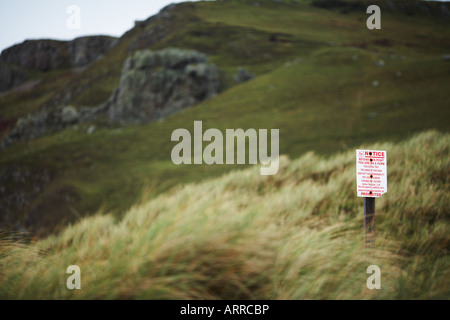 Bauern kein Hausfriedensbruch melden mit Bergen Inishowen Halbinsel, County Donegal, Republik Irland, Europa Stockfoto