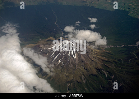 Blick aus der Vogelperspektive auf den Berg Taranaki (Mt Egmont), Neuseeland Stockfoto