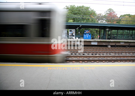 U-Bahn Nord ziehen in Station, Pelham, NY, USA Stockfoto