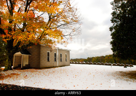 Verschneite Herbst Szene der Baptist Church Stockfoto