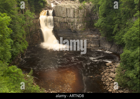 England, Grafschaft Durham, hohe Kraft. Der River Tees Kaskaden hinunter die hohe Kraft-Wasserfall in der Grafschaft Durham. Stockfoto