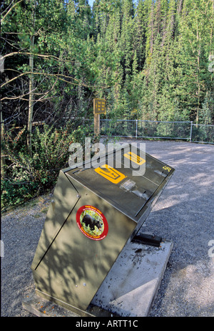 Bär Beweis Müllcontainer 3 Stockfoto