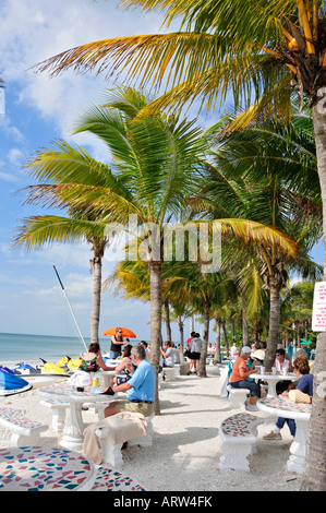 Aktivitäten am Strand und Szene in Bonita Springs Beach Florida FL Stockfoto